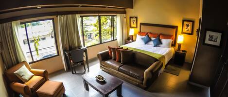 Deluxe Suite, 1 King Bed | 2 bedrooms, Egyptian cotton sheets, premium bedding, down comforters