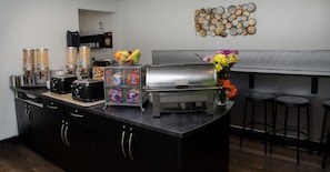 Free daily continental breakfast 