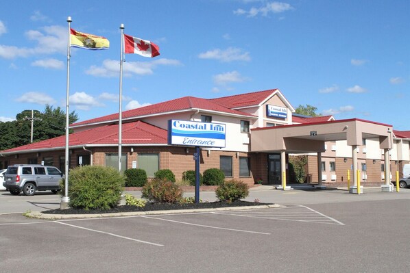 Front of property - Coastal Inn Moncton Dieppe (Dieppe)