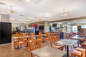 Gratis komplett frukost varje dag