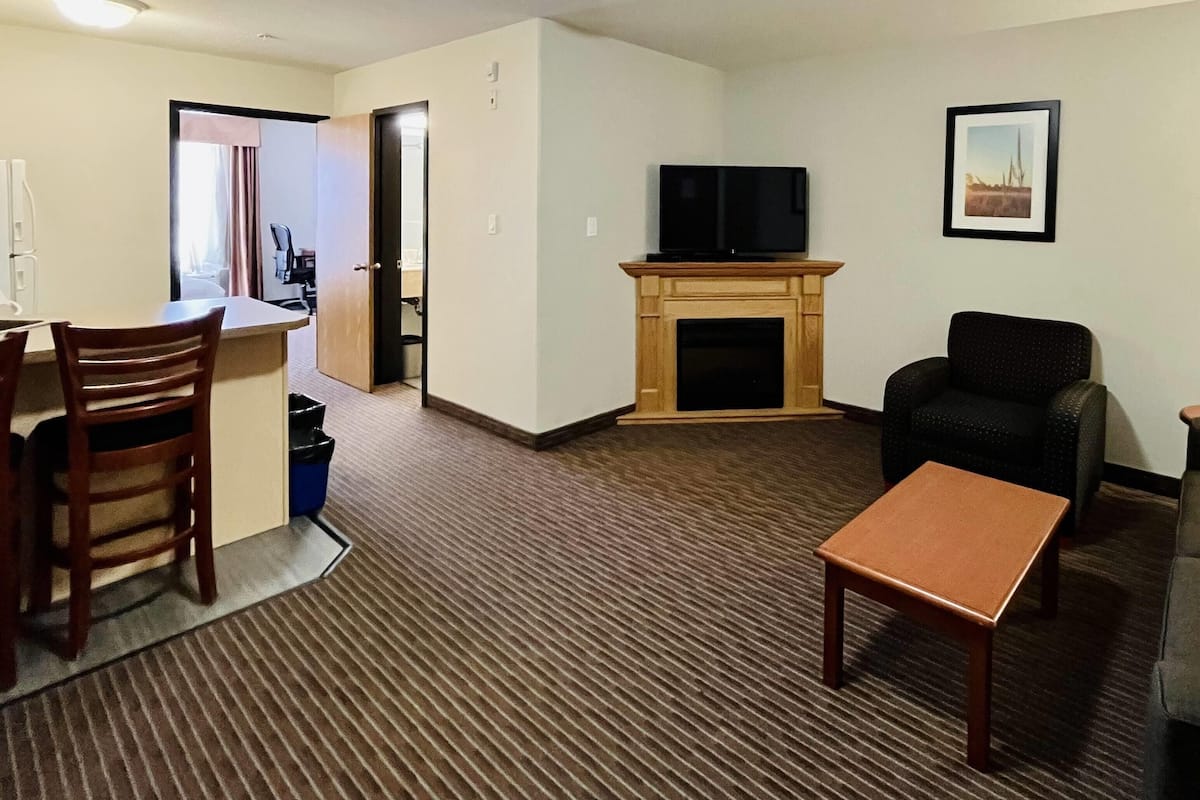 Standard Room, 1 King Bed with Sofa bed, Non Smoking (Full Kitchen) | Premium bedding, in-room safe, desk, laptop workspace