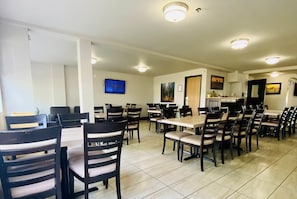 含每日外帶早餐