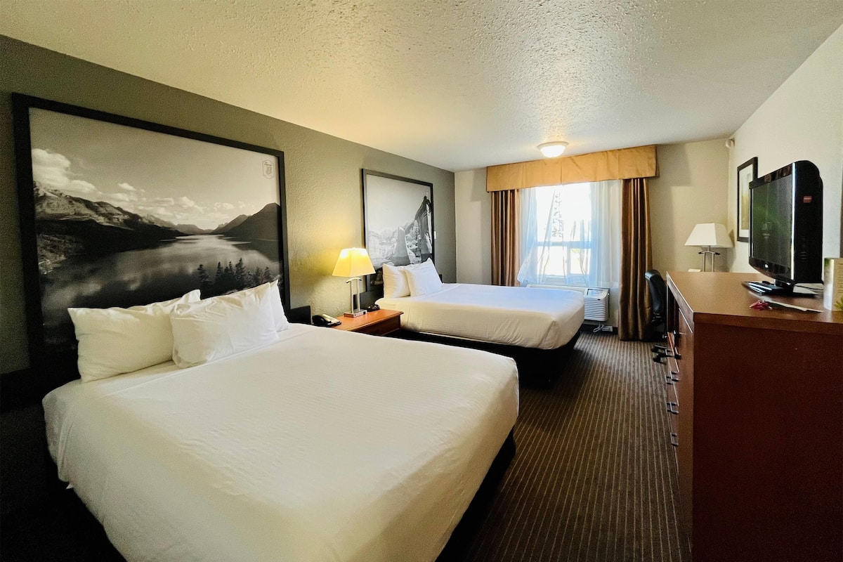 Premium bedding, in-room safe, desk, laptop workspace