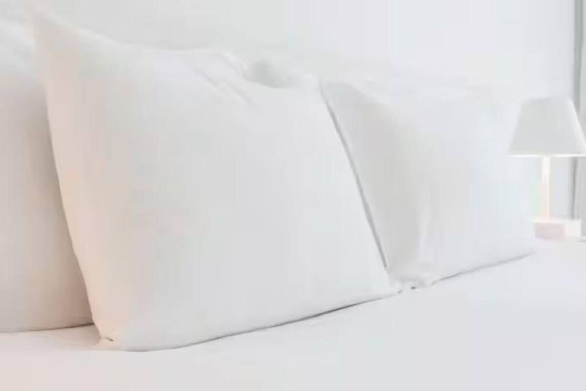 Premium bedding, minibar, desk, iron/ironing board