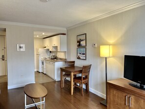 Executive Suite, 1 Queen Bed, Non Smoking