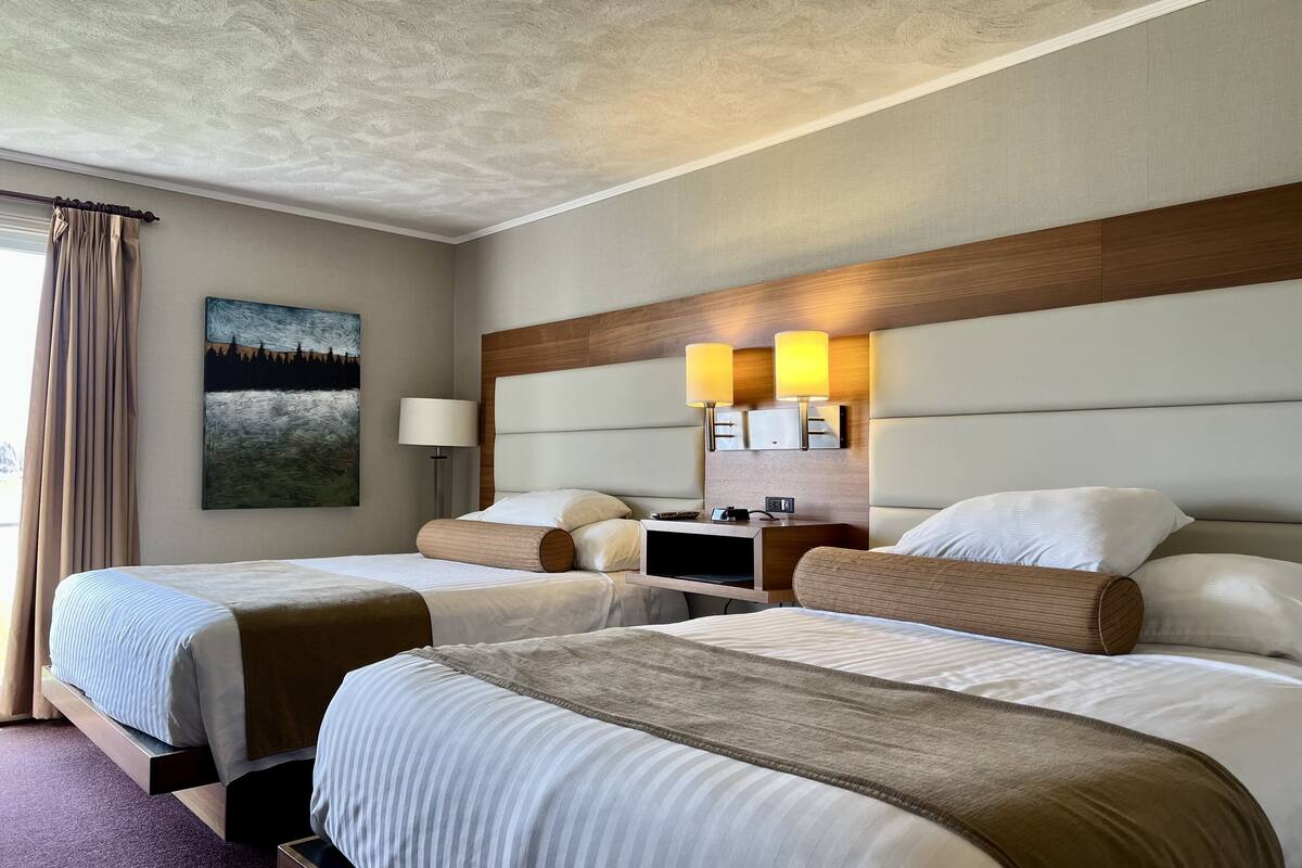 room, 2 queen beds, non smoking (ground floor) | premium bedding, minibar, desk, iron/ironing board