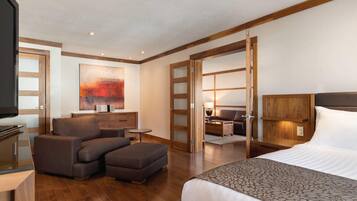 Premium bedding, minibar, desk, iron/ironing board