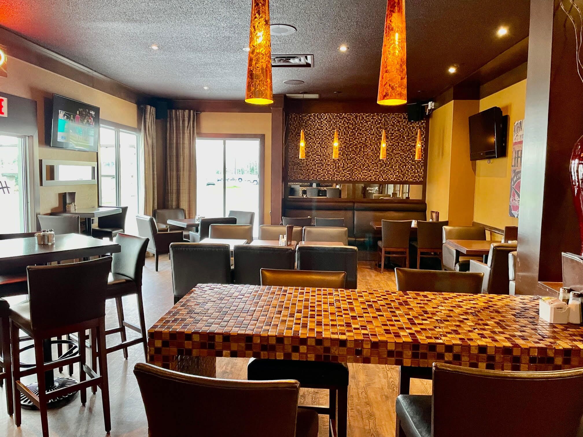 breakfast, lunch and dinner served