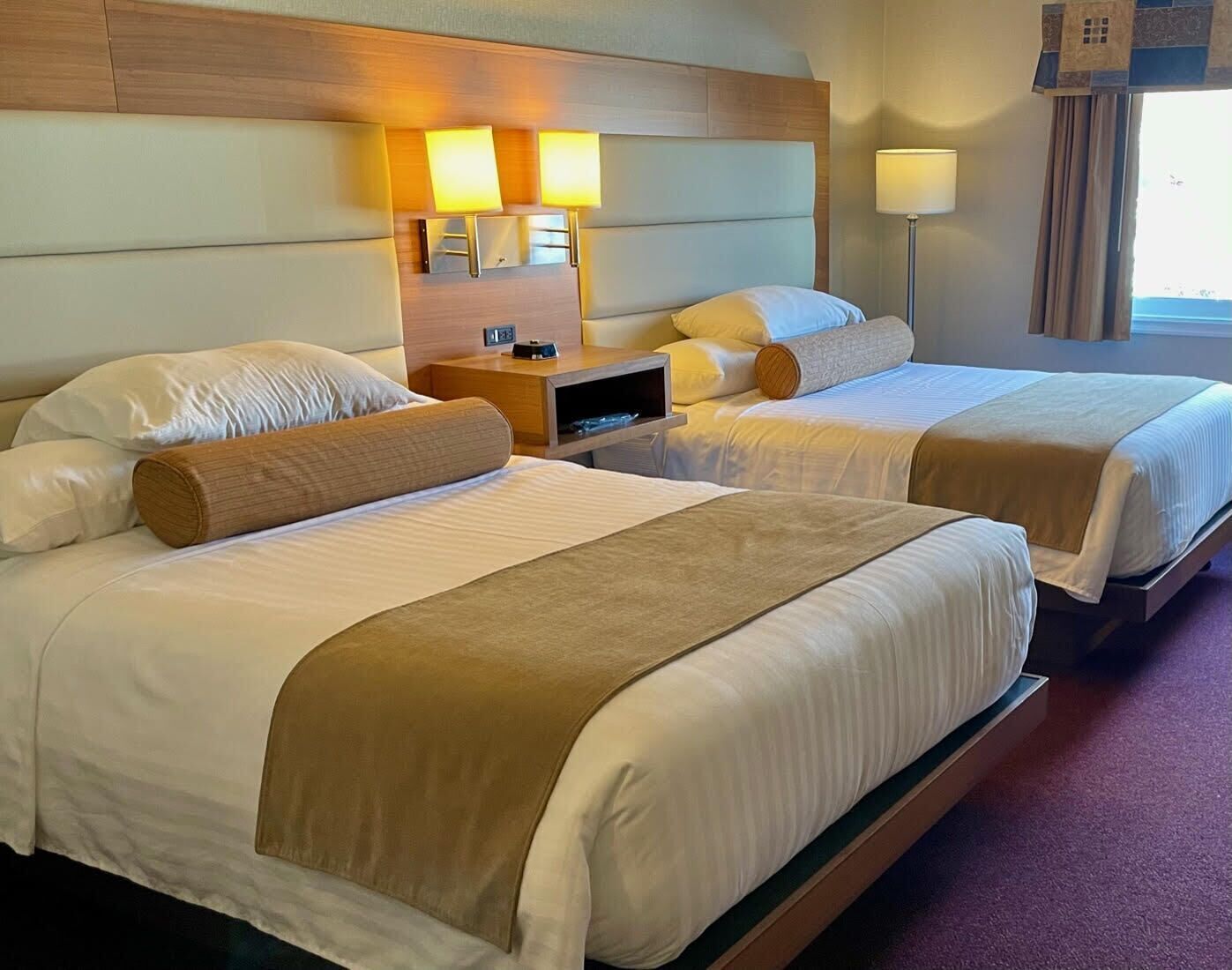 Premium bedding, minibar, desk, iron/ironing board
