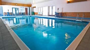 Indoor pool, pool loungers