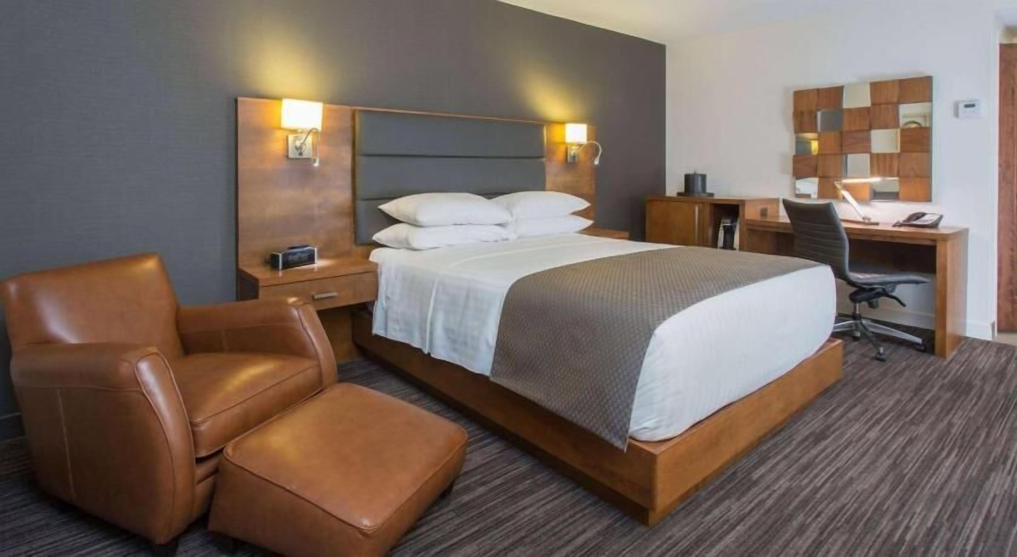 Premium bedding, minibar, desk, iron/ironing board