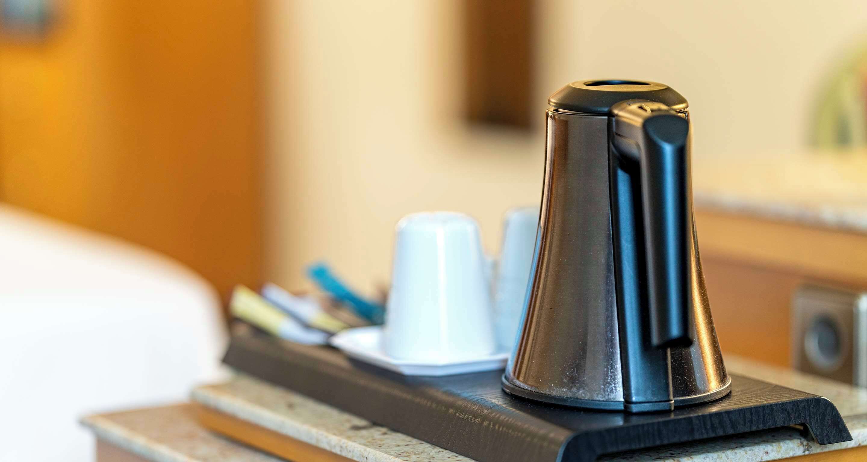 standard room, 1 single bed | minibar, in-room safe, desk, blackout curtains