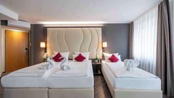 Premium Room, 3 Single Beds (Cozy Sitting Corner)