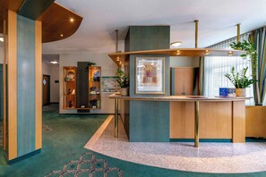 Reception - PLAZA INN Blankenburg Ditzingen, Sure Hotel Collection (Ditzingen)