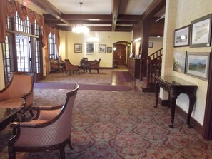 Sala de estar en el lobby