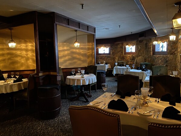 2 restaurants servant le déjeuner
