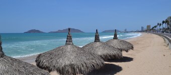 Hotel Sands Arenas
