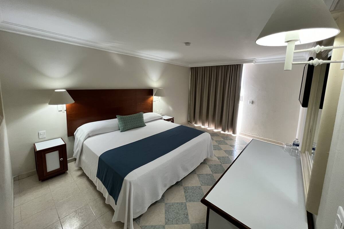 Truy cập Internet không dây miễn phí, có lối đi dành cho xe lăn