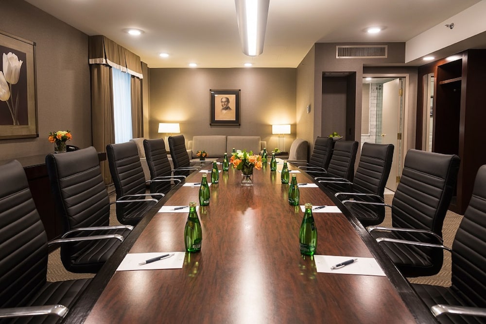 Lord Elgin Hotel by null
