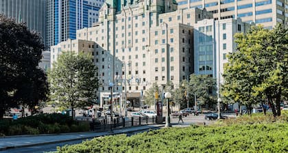 Lord Elgin Hotel