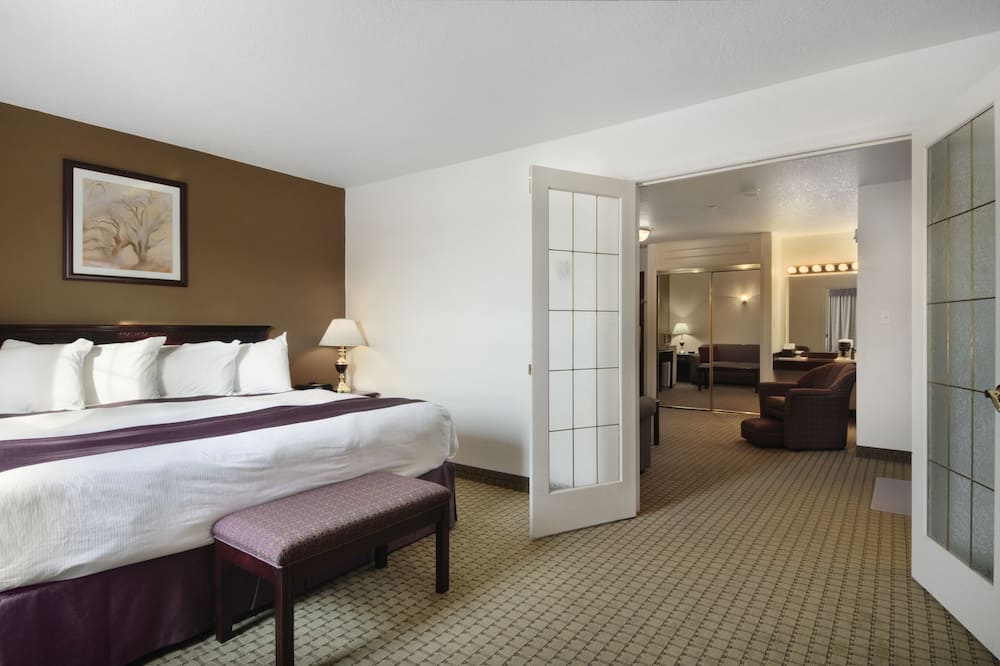 luxury hotels in Red Deer