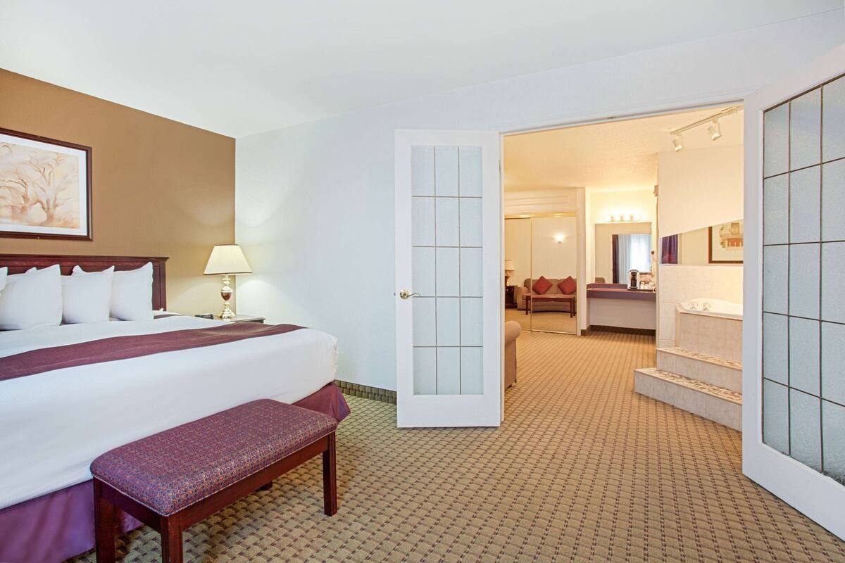 Suite Exécutive, 1 très grand lit, non-fumeur, bain à remous