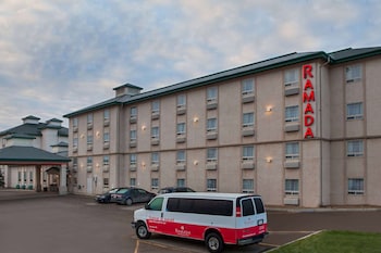 Ramada by Wyndham Red Deer Hotel and Suites