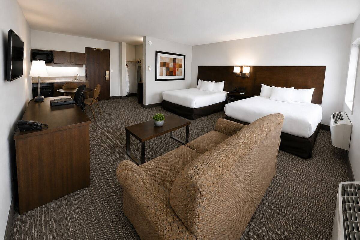Deluxe Family Suite