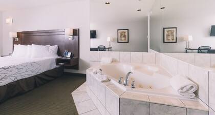 Service Plus Inn and Suites - Grande Prairie