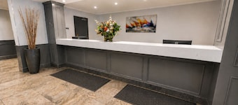 Service Plus Inn & Suites Grande Prairie