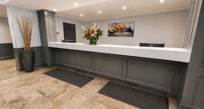 Service Plus Inn & Suites Grande Prairie