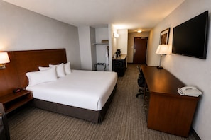 Room, 1 King Bed | Premium bedding, Tempur-Pedic beds, desk, laptop workspace