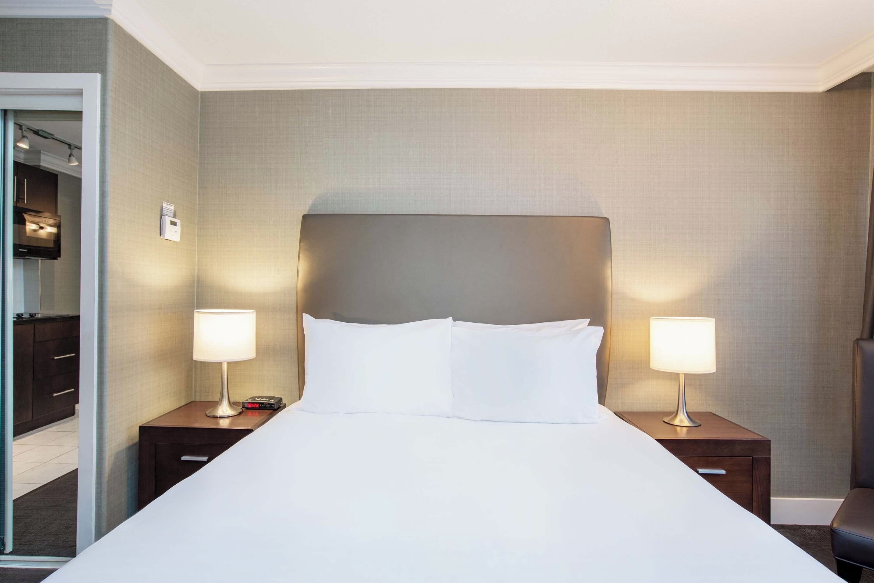 Studiosuite, 1 Queen-Bett, Kochnische | Schreibtisch, Bügeleisen/Bügelbrett, kostenloses WLAN, Bettwäsche