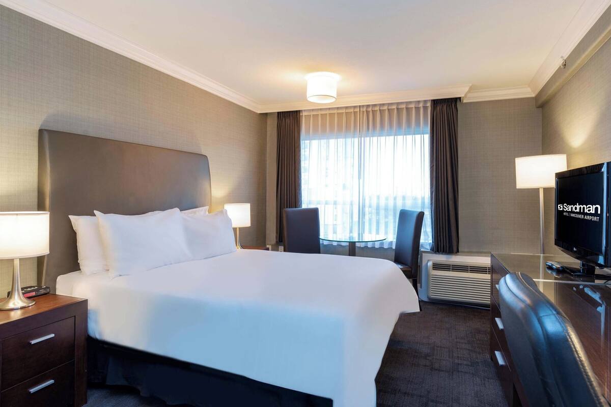 Studio Suite, 1 Queen Bed, Kitchenette