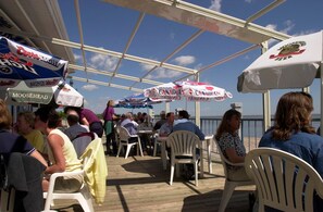 Café da manhã, almoço e jantar; culinária local 