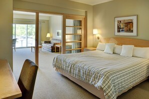 1 bedroom, premium bedding, in-room safe, desk