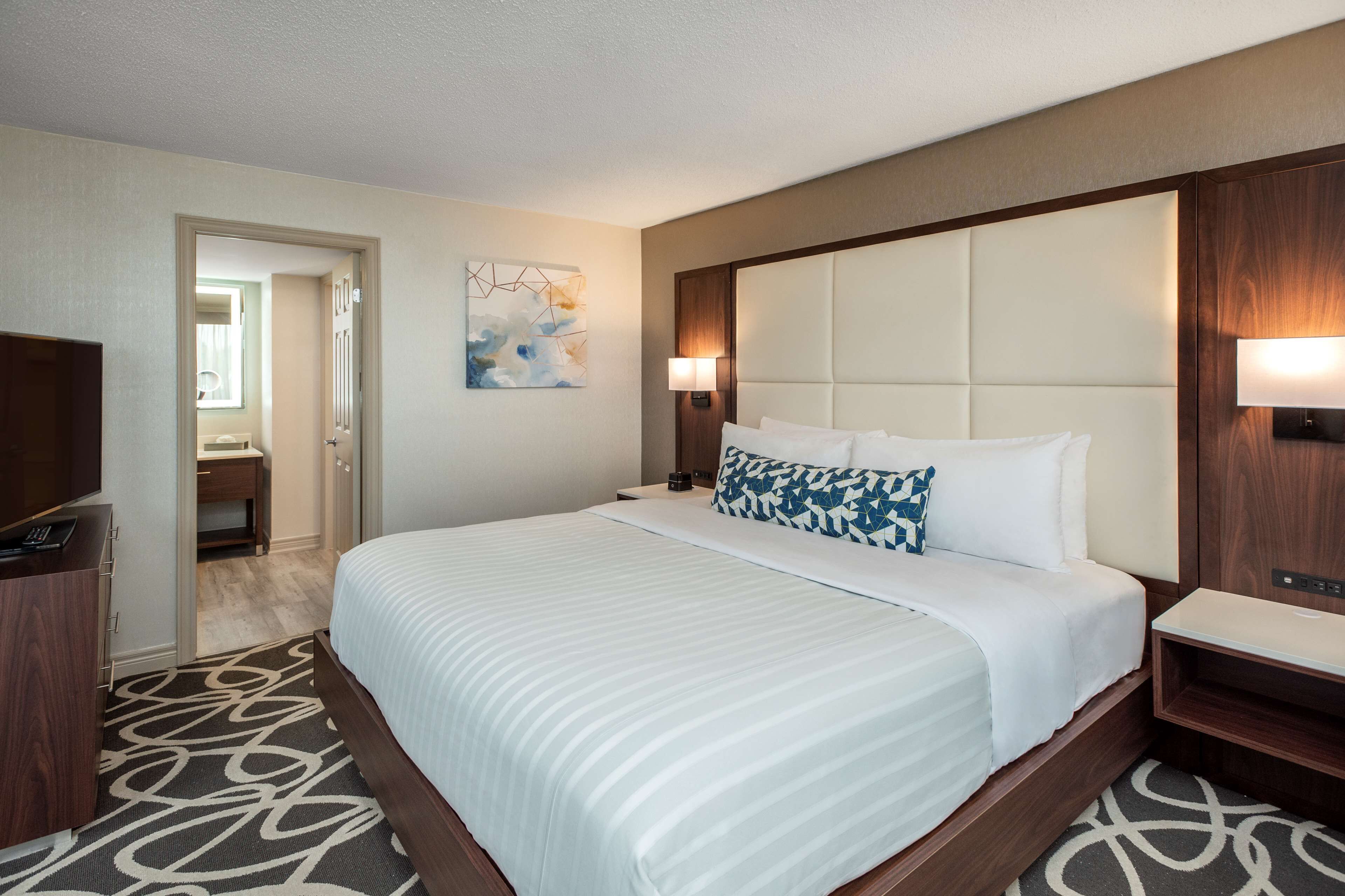 Lifestyle Suite, 1 King Bed with Sofa bed | 1 bedroom, premium bedding, pillowtop beds, desk