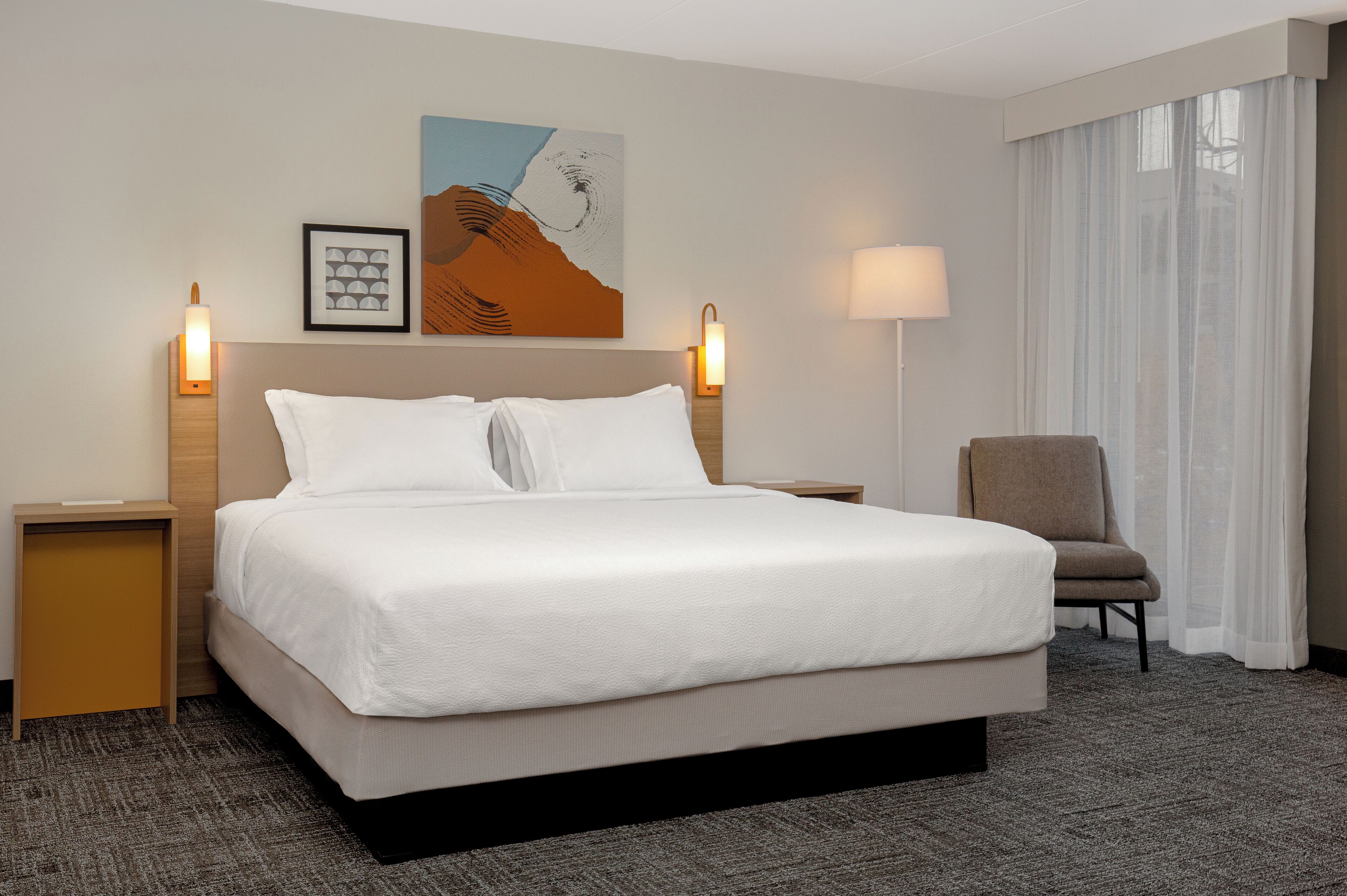 Egyptian cotton sheets, premium bedding, pillowtop beds, desk