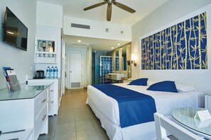 Minibar, in-room safe, individually decorated, individually furnished
