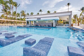 Poolside bar
