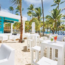 7 restaurants, international cuisine