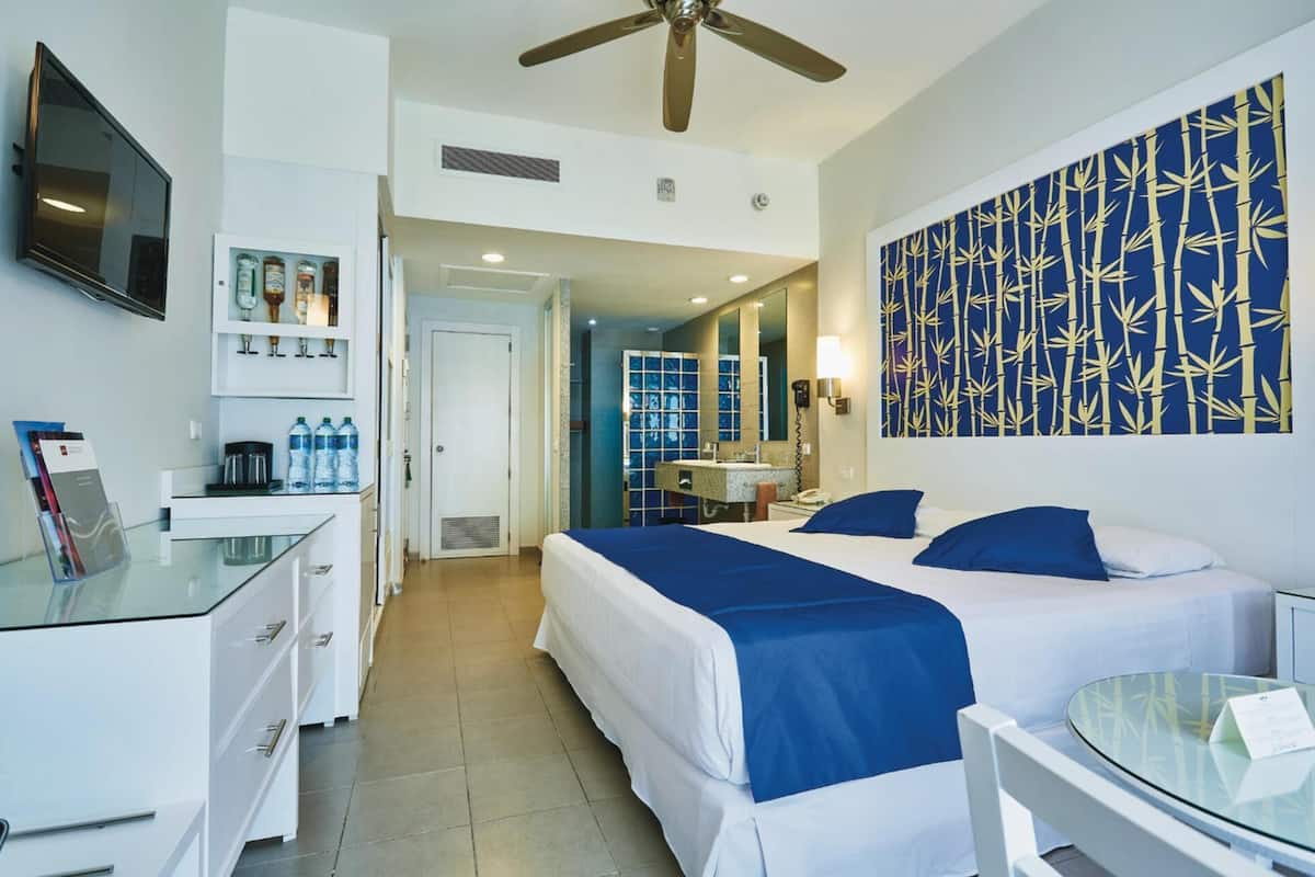 1 Schlafzimmer, Minibar, Zimmersafe, individuell dekoriert
