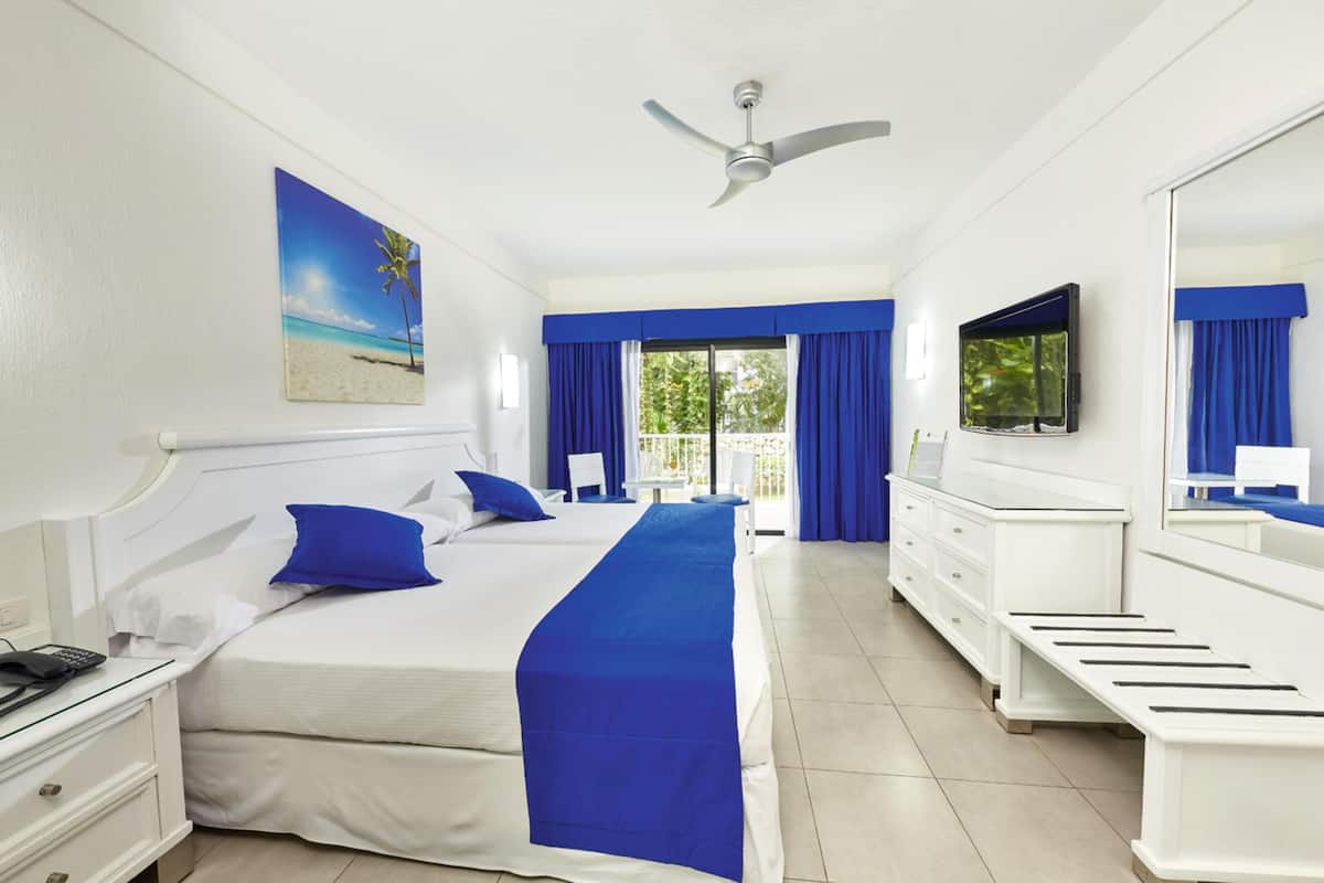 1 chambre, minibar, coffres-forts dans les chambres