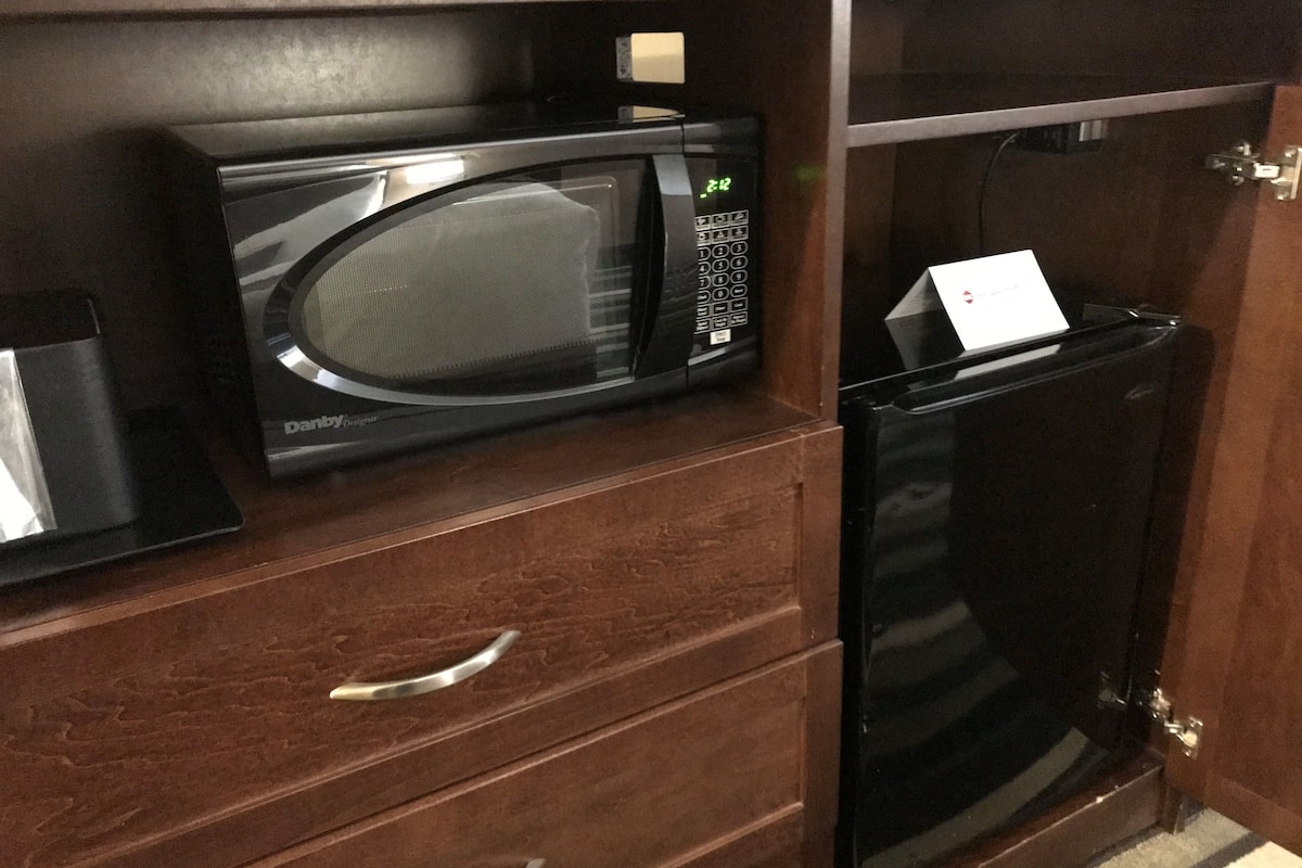 1 bedroom, premium bedding, pillow-top beds, desk