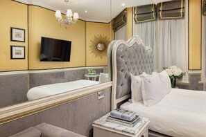 Executive Room, 1 King Bed | Premium bedding, down comforters, in-room safe, individually decorated - The Rubens at the Palace (London)