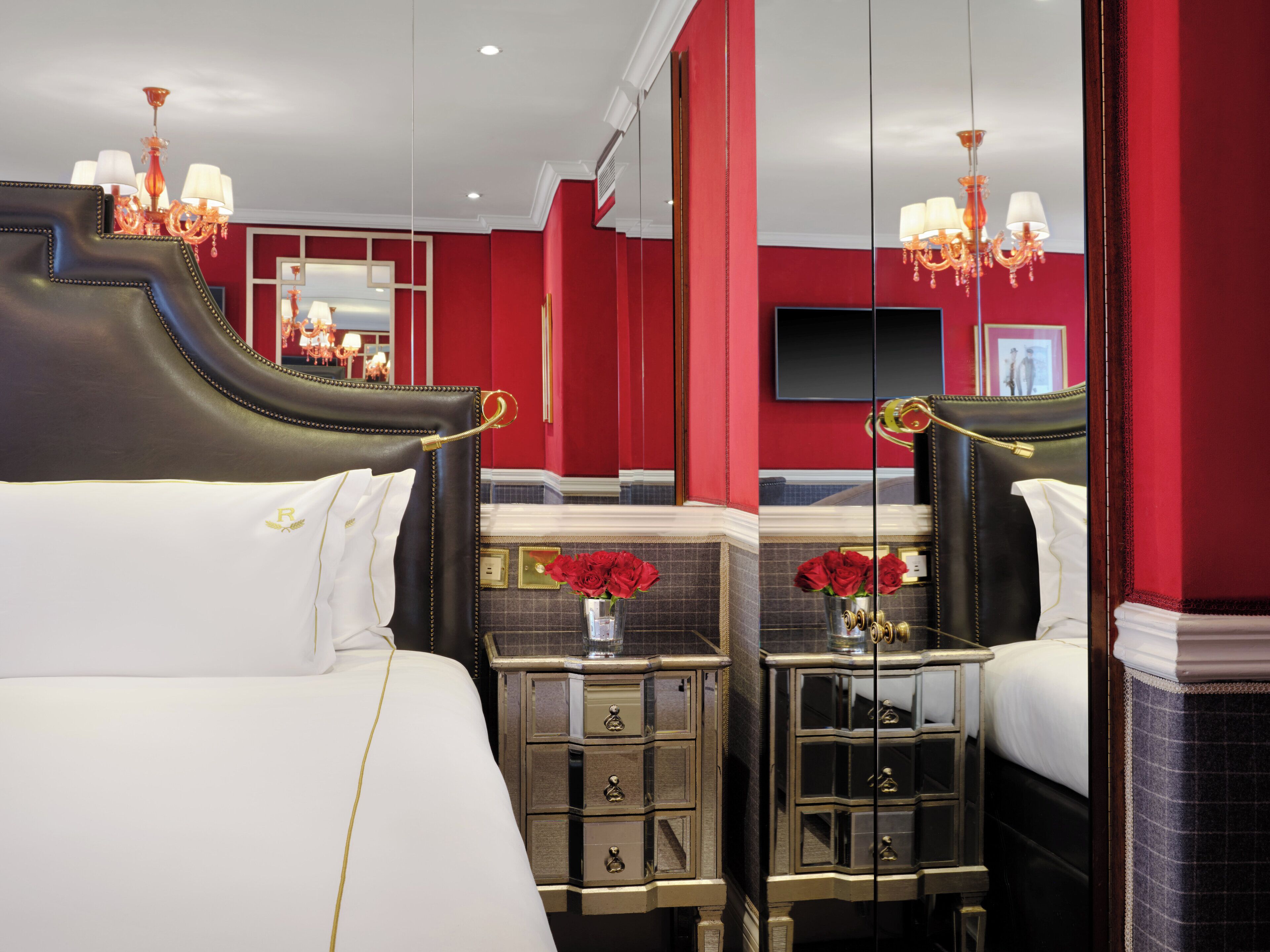 行政客房, 1 张特大床 | 高档床上用品、羽绒被、客房内保险箱、特色装修