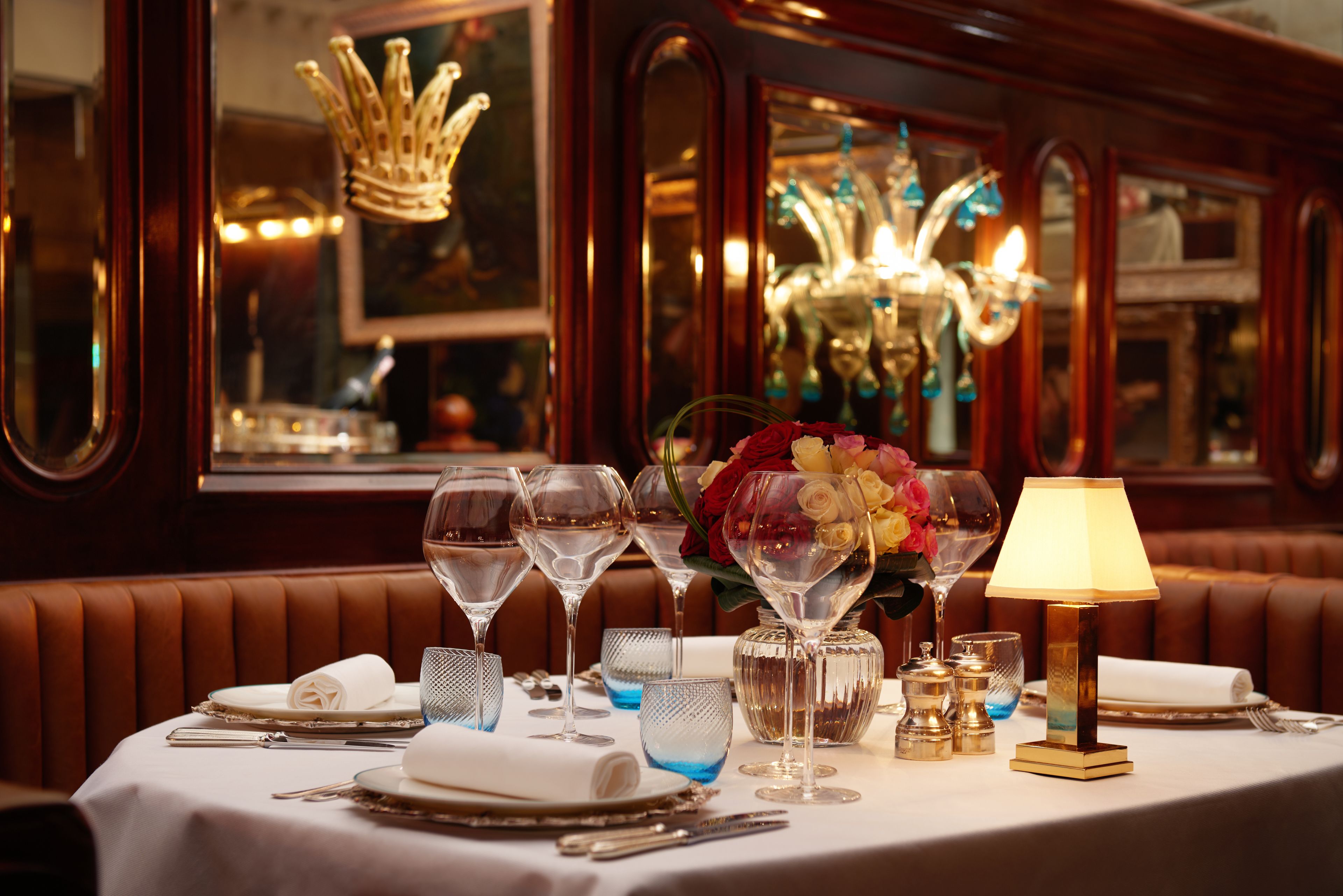 2 restaurants, breakfast, lunch, dinner served; british cuisine