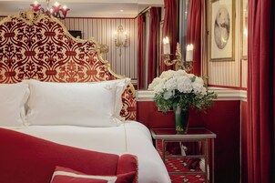 Family Suite | Premium bedding, down duvets, in-room safe, desk