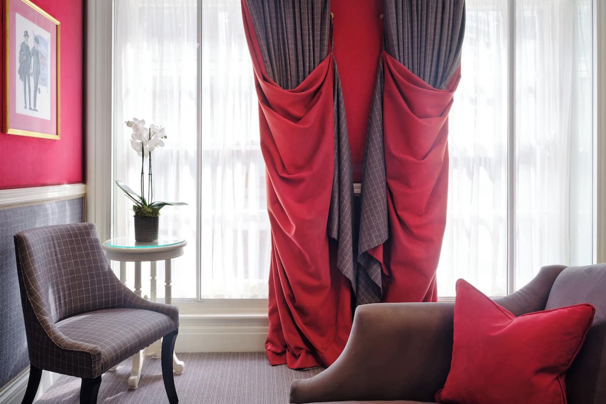 Premium bedding, down comforters, in-room safe, individually decorated