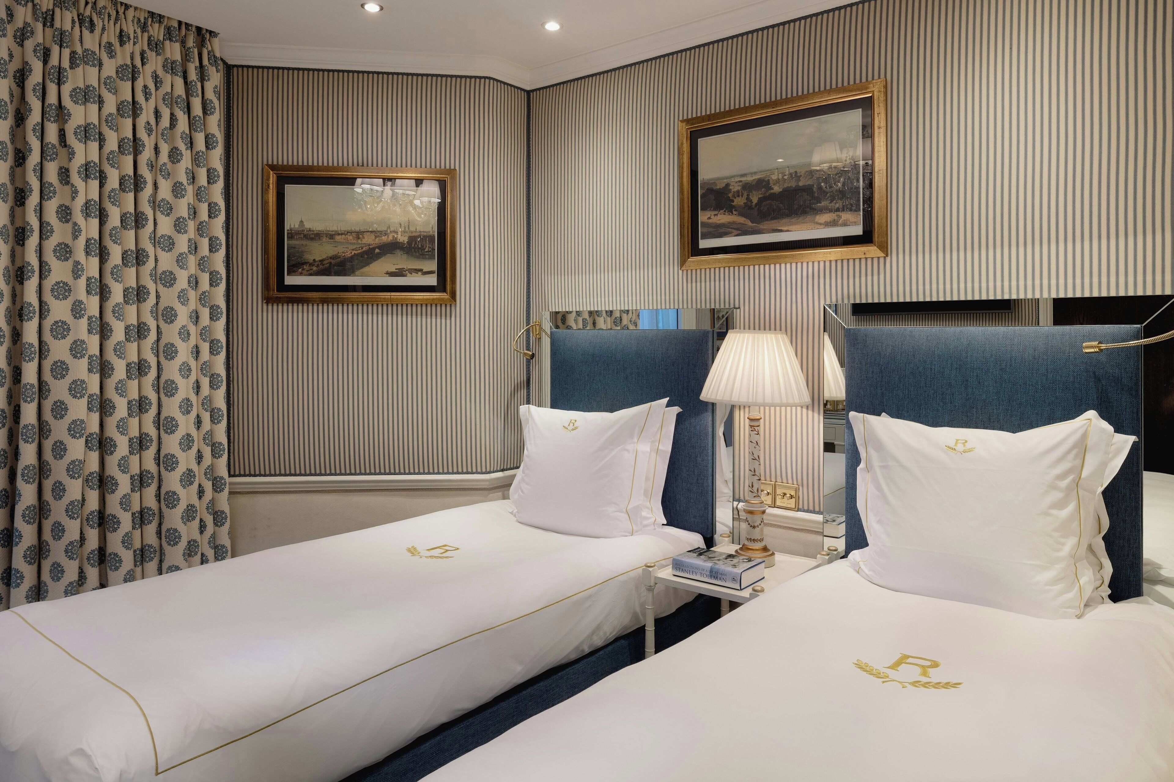 Superior-værelse med 2 enkeltsenge | Premium-sengetøj, dundyner, pengeskab på værelset, individuelt design